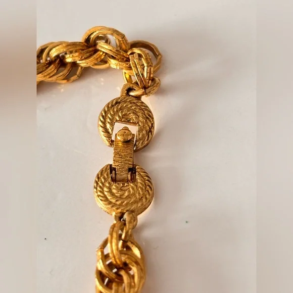 Vintage Monet necklace Twisted rope chain necklace gold tone - Picture 4 of 6